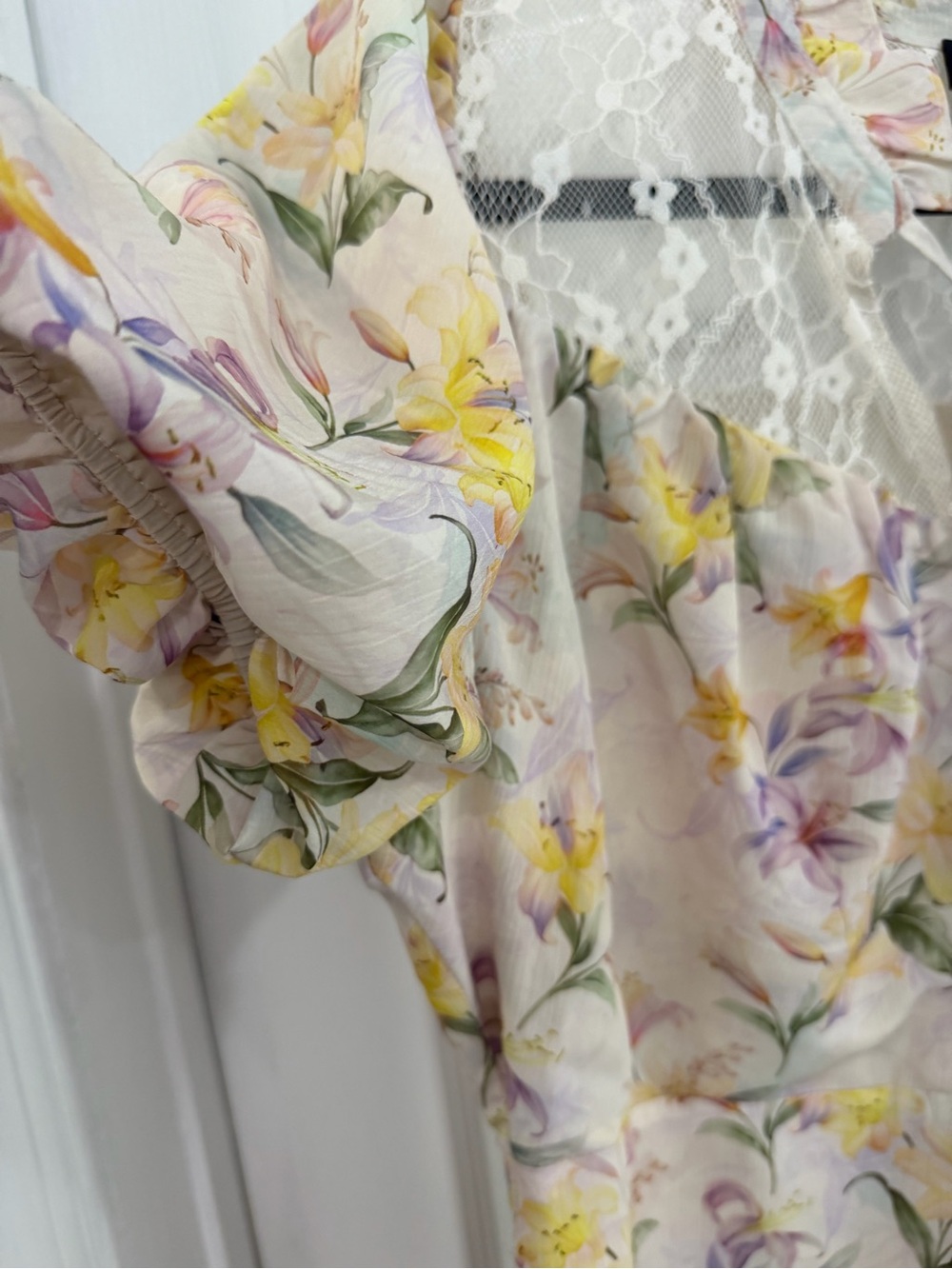 Beautiful Floral Lace Yoke Dress in Cream - Picture 5 of 10